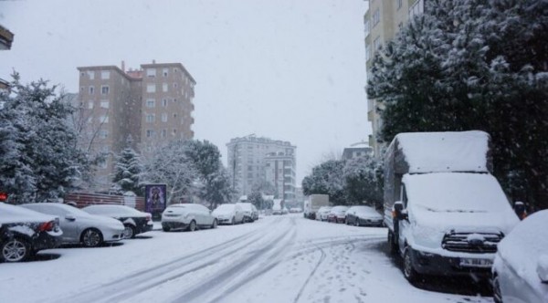 Bugün Özel Araçla Sokağa Çıkmak Yasak Mı? 25 Ocak Araba İle Dışarı Çıkmak Yasak Mı?